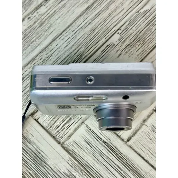 Vtg Olympus Stylus 500 All Weather 5MP Digital Camera w/Battery & Charger Tested - Picture 3 of 9